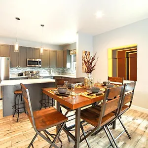 https://new-centrally-located-chic-family-home-in-tampa.hotelstampa.org